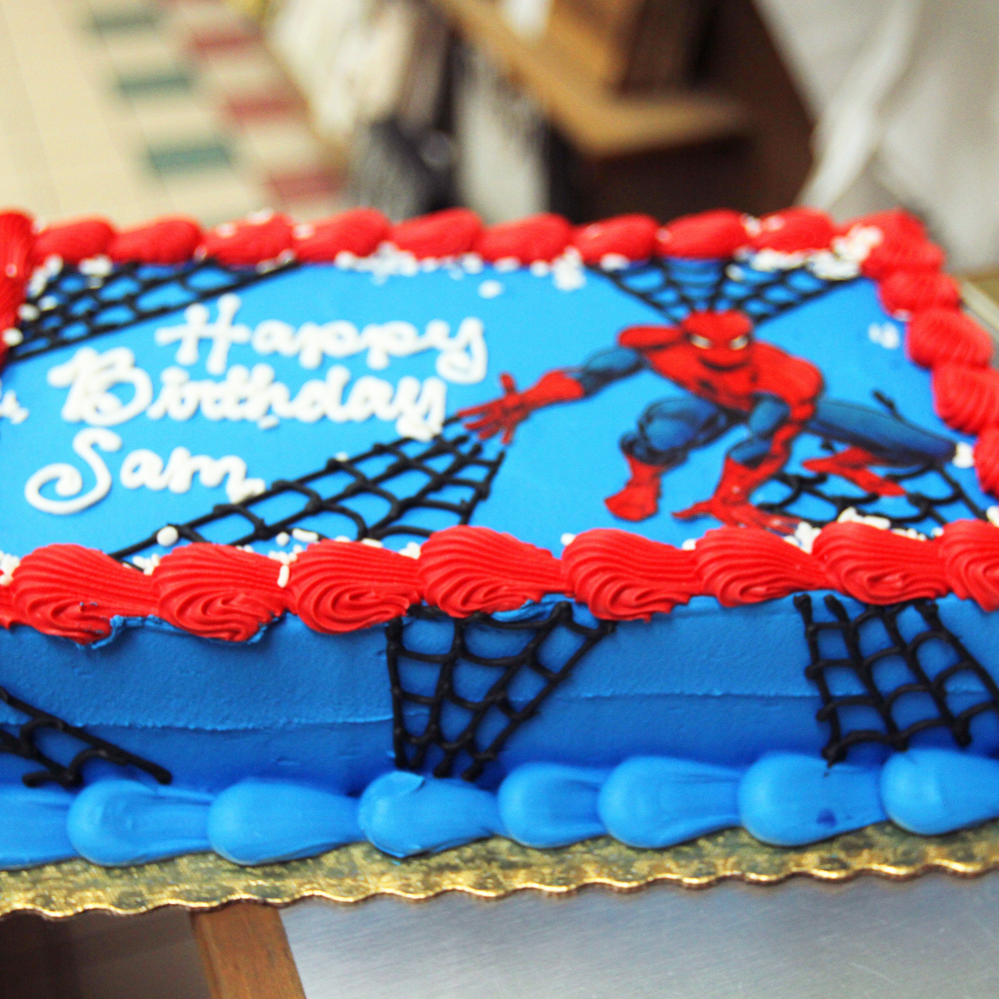 20+Spiderman Birthday Cake Ideas : Spider Web Red Cake
