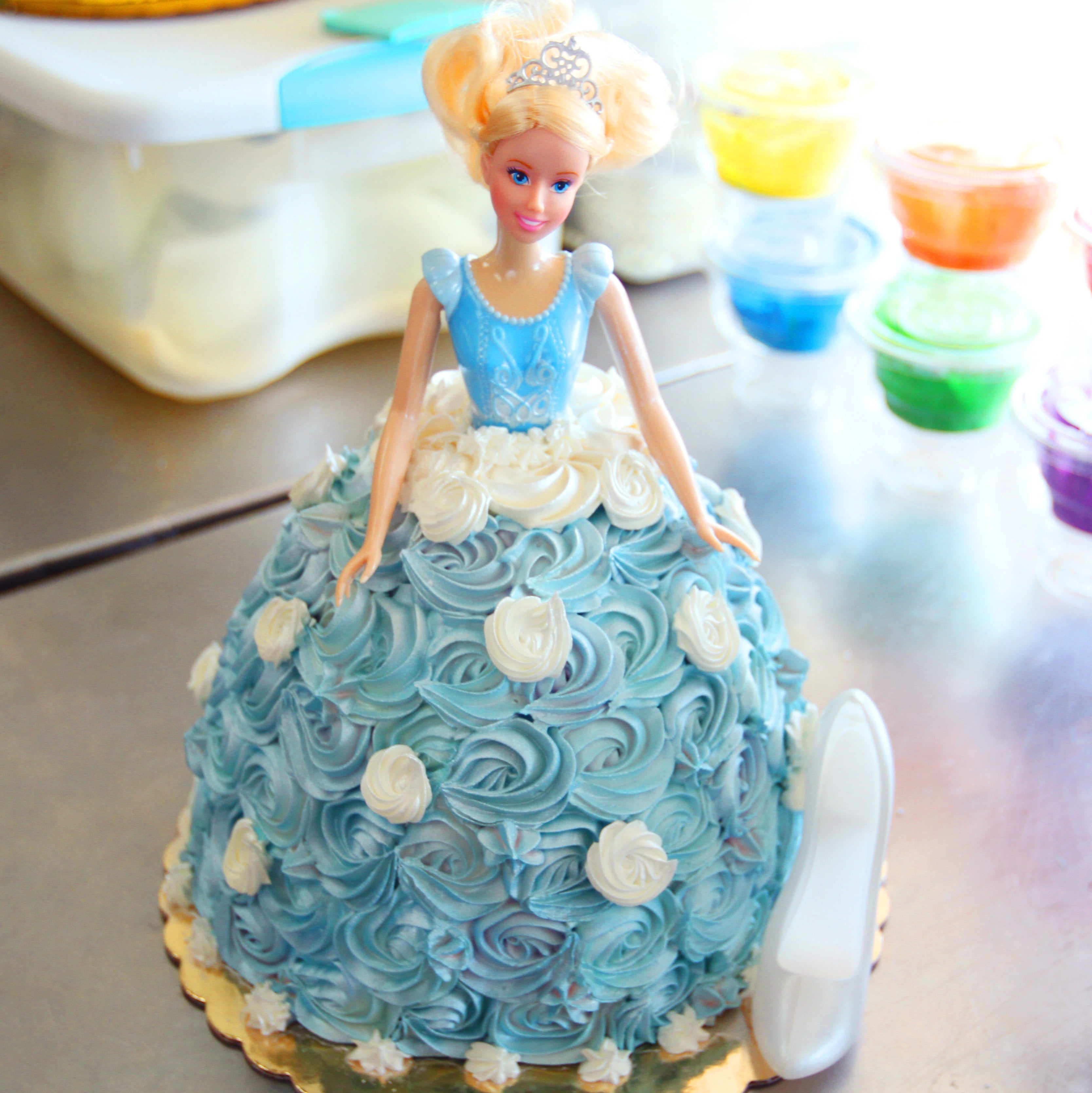 Fondant Princess Cake Tutorial - onecreativemommy.com
