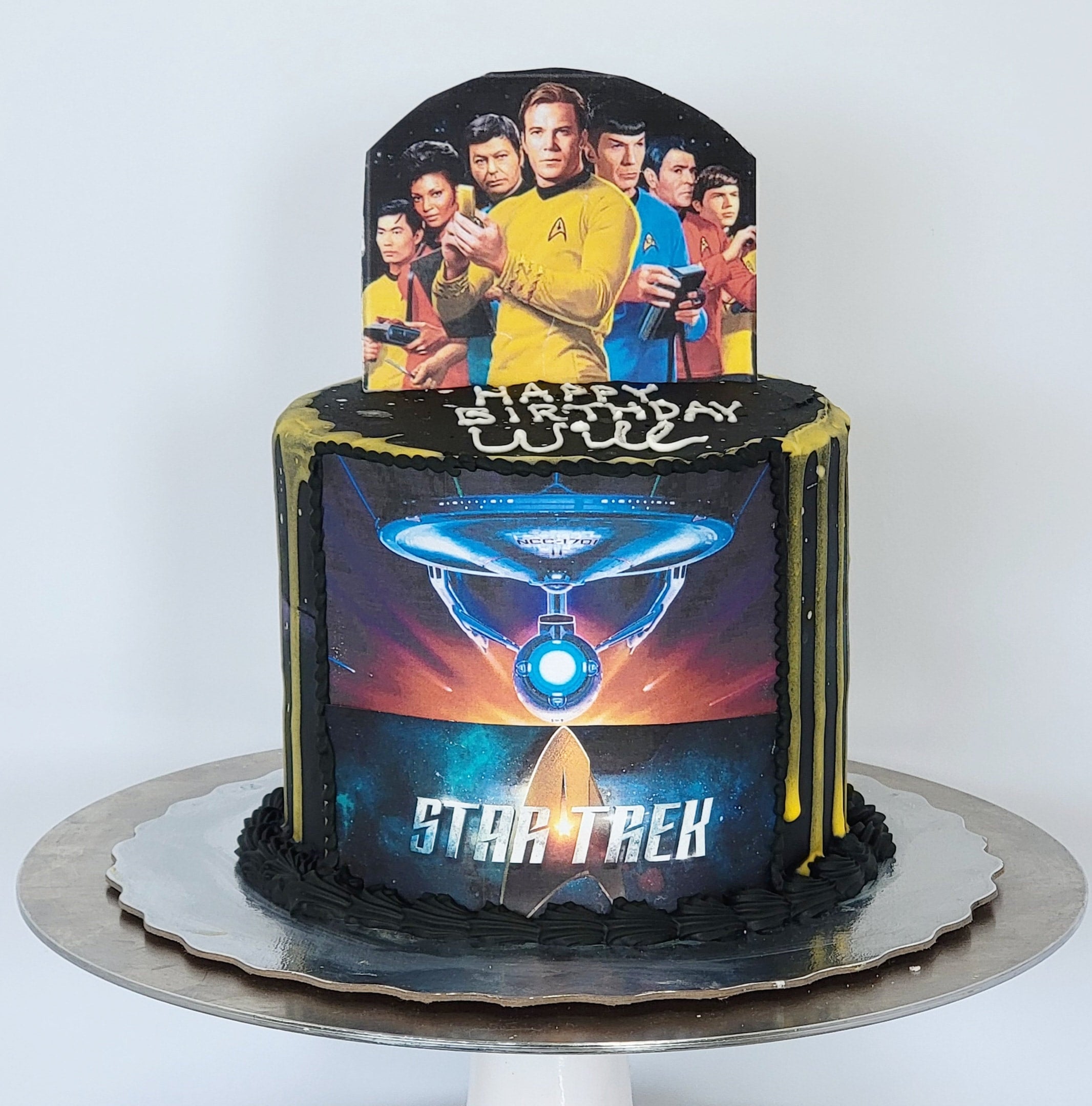 My little Star Trek cake with silver shimmer galaxy background :  r/cakedecorating